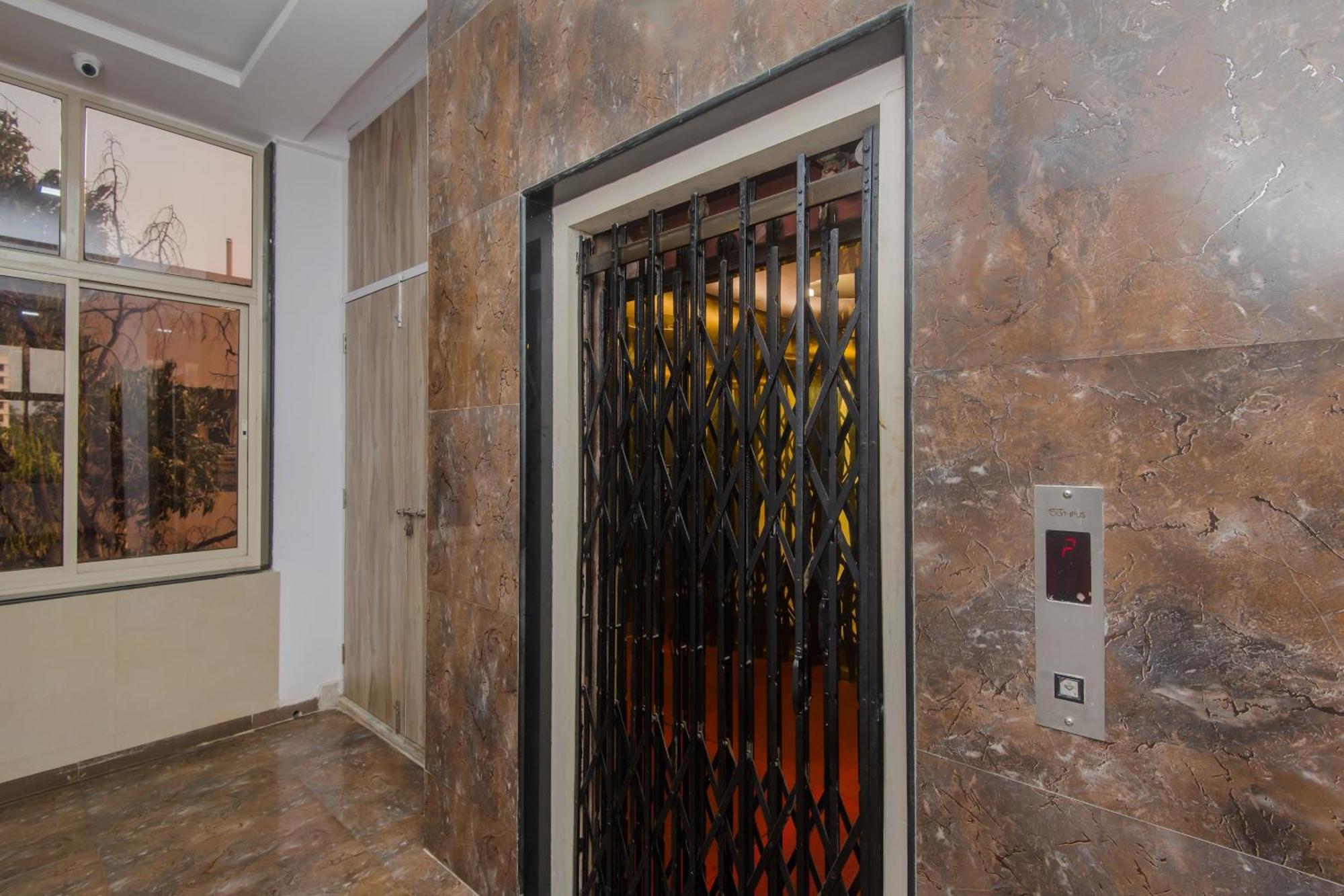 FabHotel Divine Residency Mumbai Exterior foto