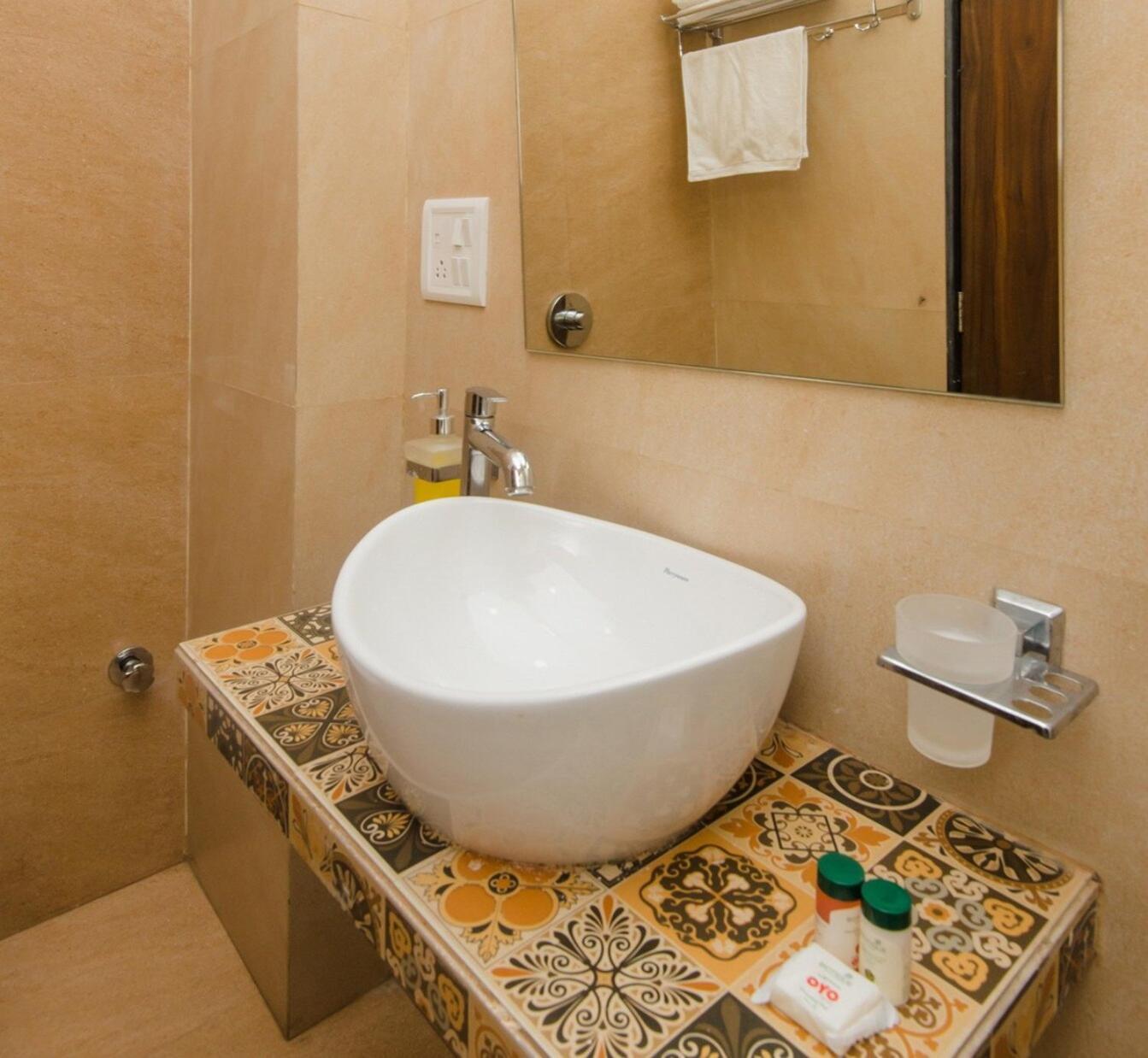 FabHotel Divine Residency Mumbai Exterior foto