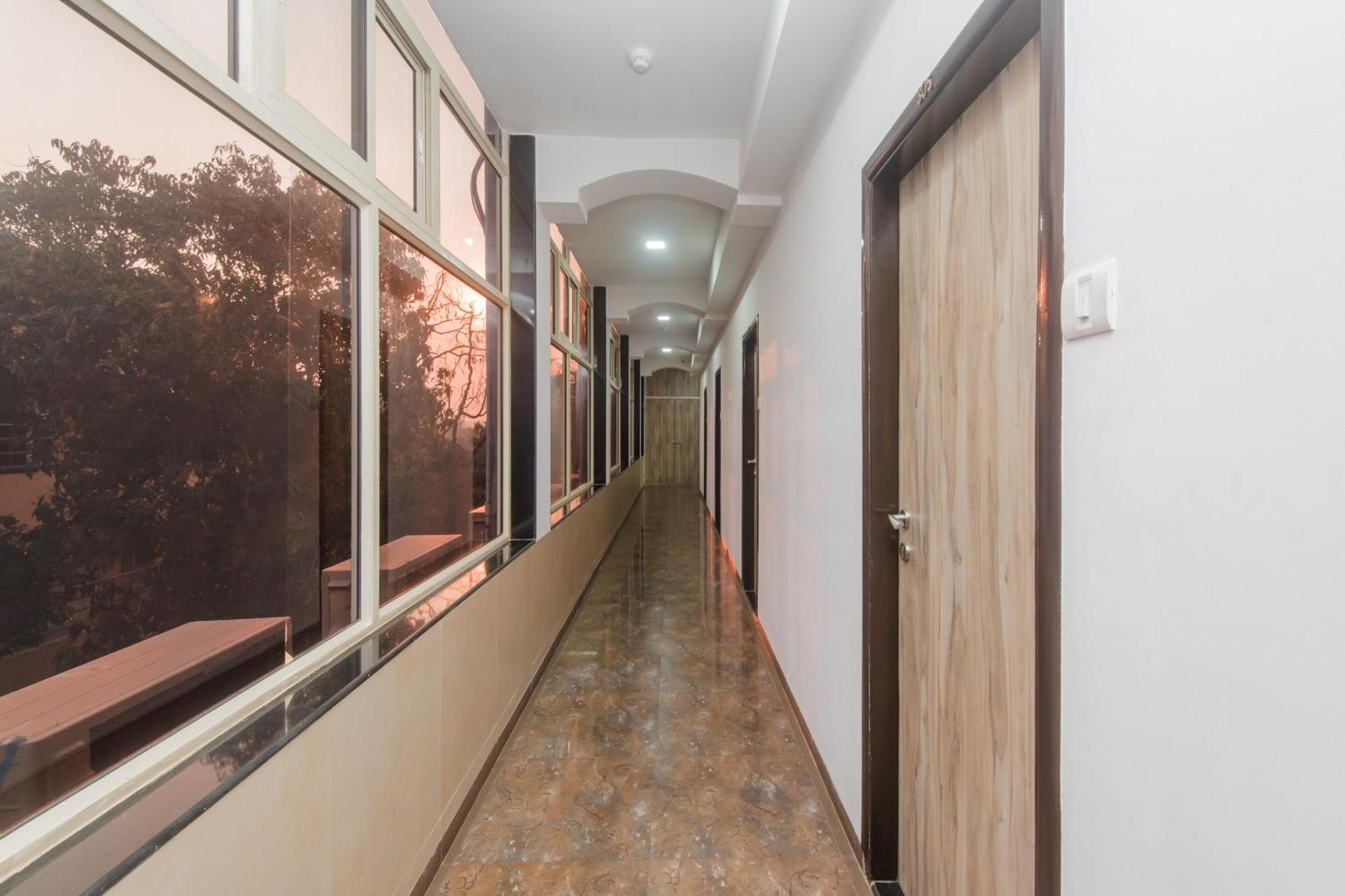 FabHotel Divine Residency Mumbai Exterior foto